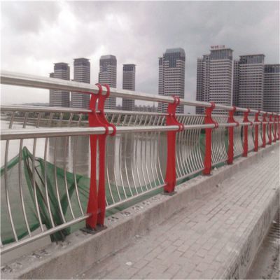 複合（hé）管（guǎn）橋（qiáo）梁護欄